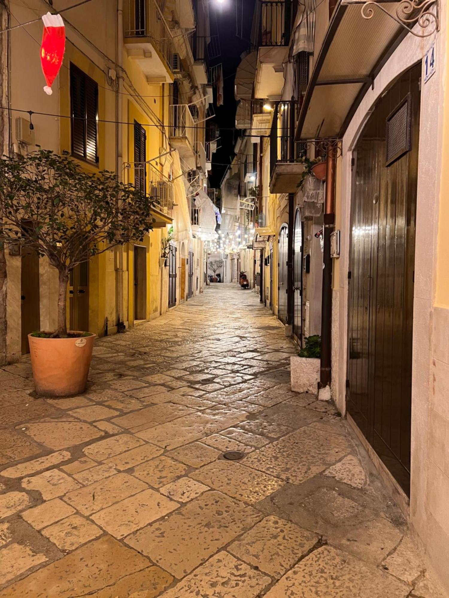 Dimora Le Scalette Apartment Bari Exteriör bild